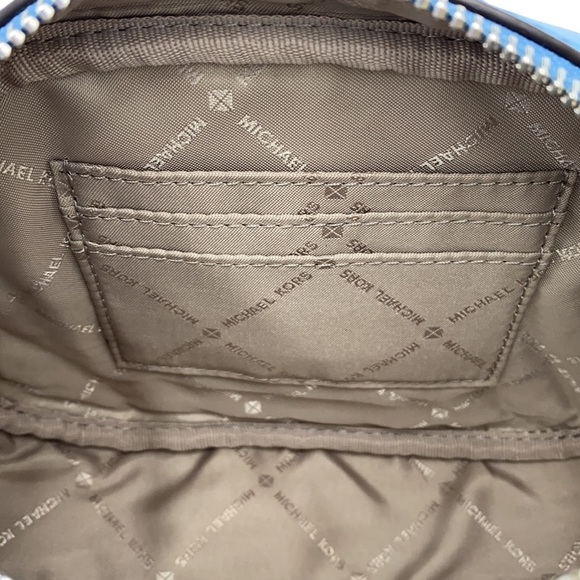 MICHAEL KORS ROSE SM OVAL CAMERA XBODY SKY BLUE - Picture 12 of 16